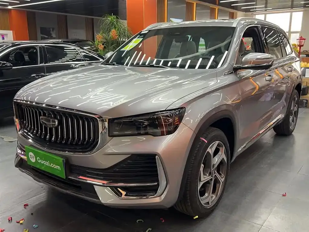 Geely Geely Monjaro L — Prateado / Cinza