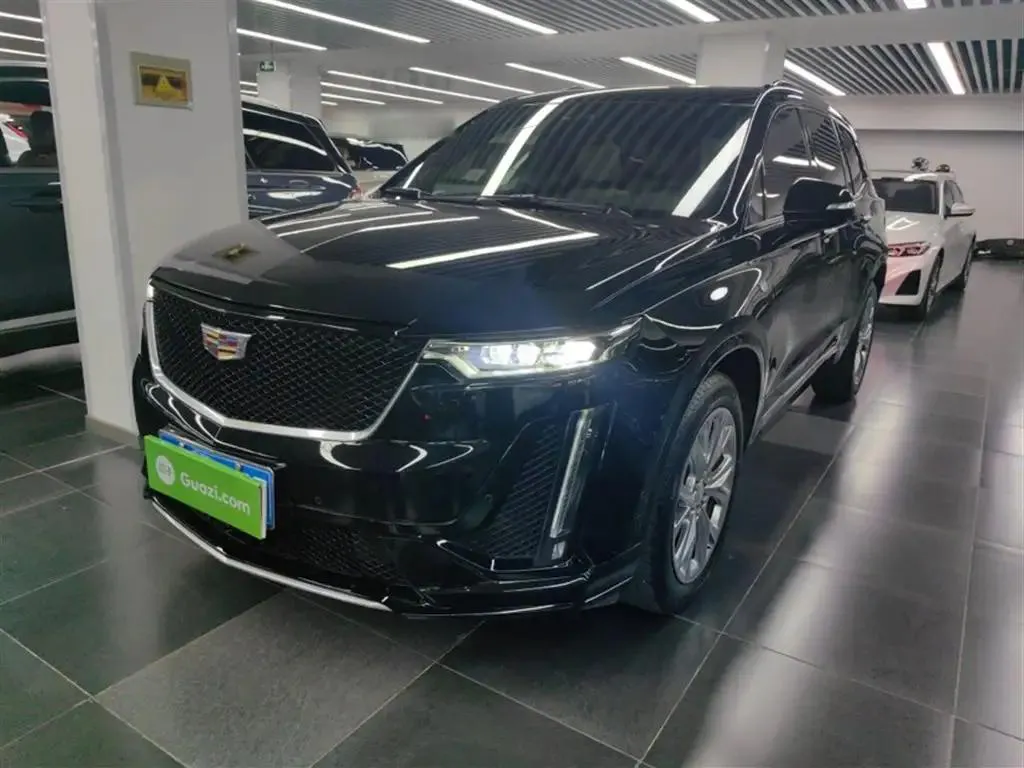 Cadillac Cadillac XT6 — أسود