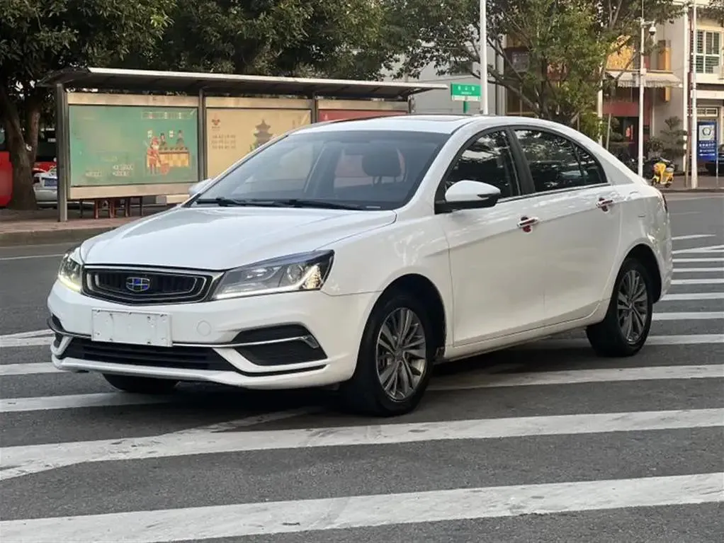 Geely Emgrand Emgrand 2018 1.5L CVT Upward Connected Edition — photo 1