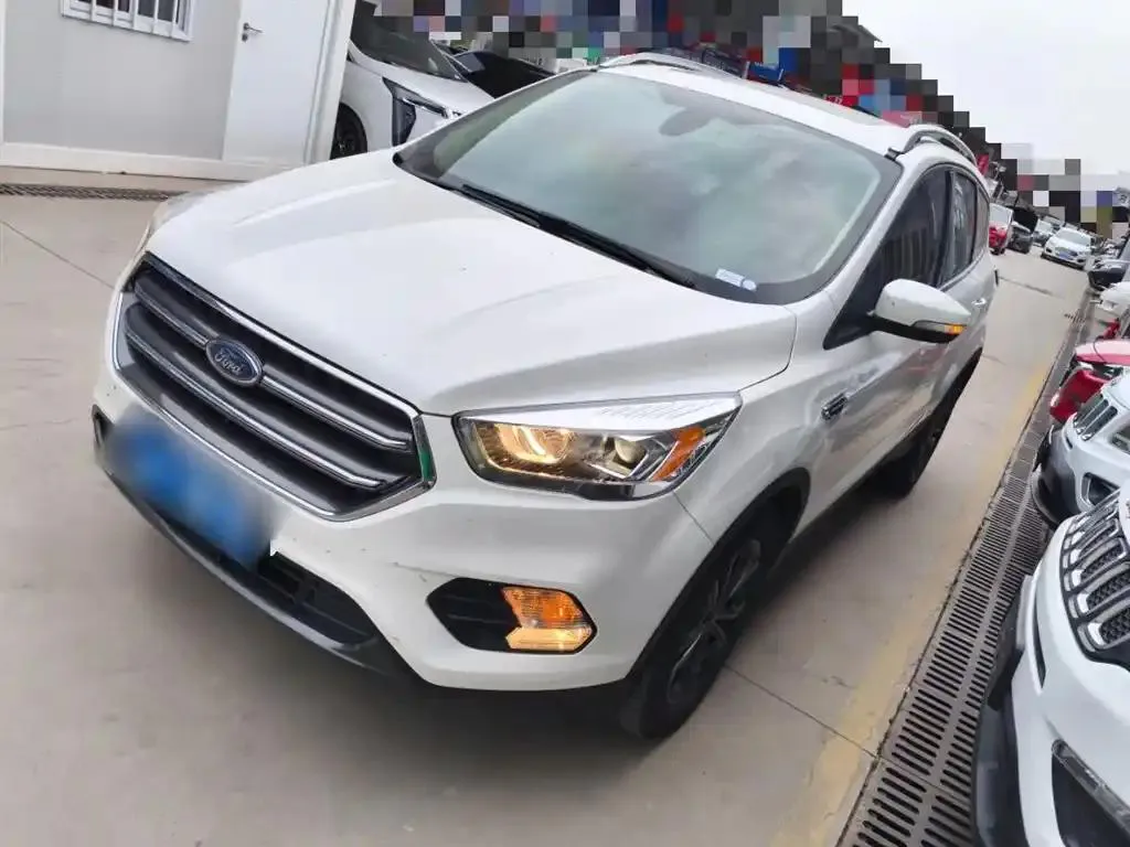 Ford Ford Kuga — White