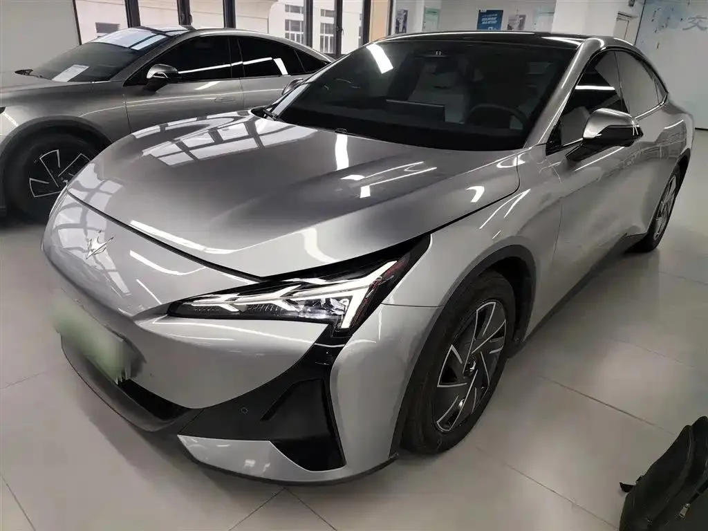 Arcfox Arcfox ARCFOX αS5 — Silver / Gray