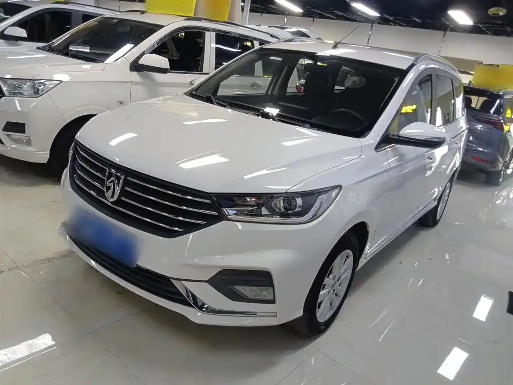 Baojun 360 360 2018 1.5L Manual Elite National V — photo 1