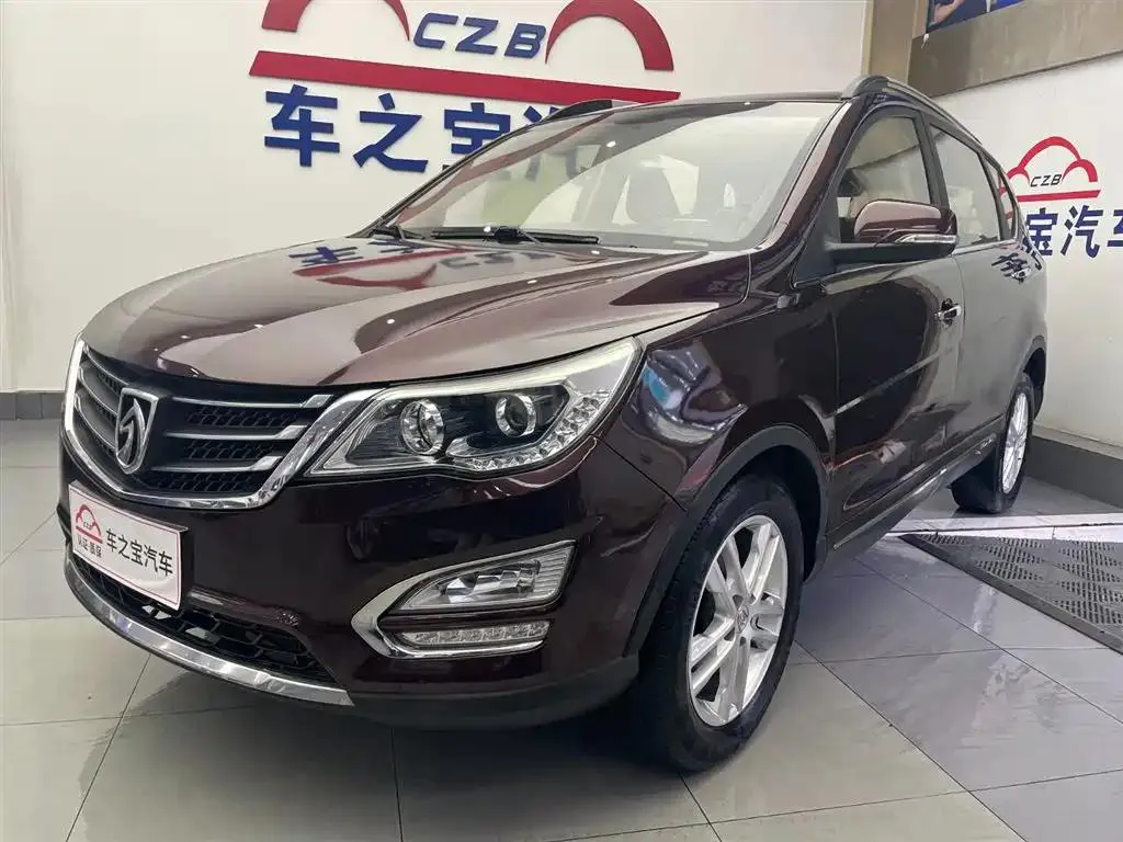 Baojun 560 560 2015 1.8L Manual Comfort Edition — photo 1