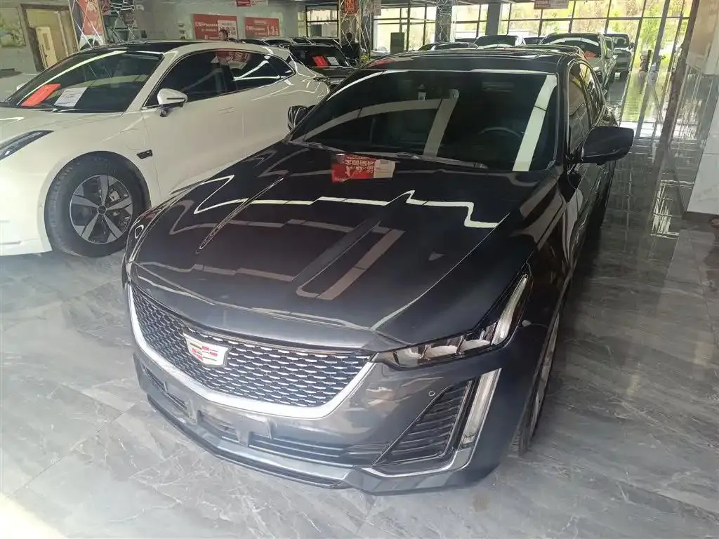 Cadillac Cadillac CT5 — Silver / Gray