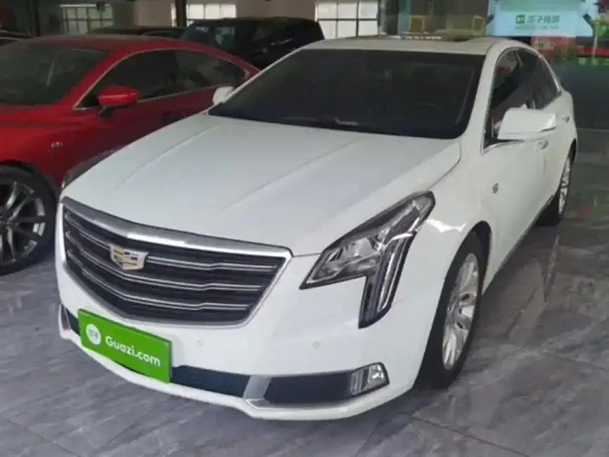 Cadillac Cadillac XTS — White