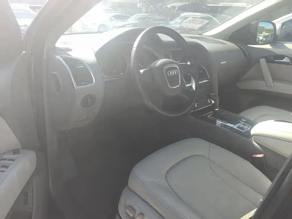 Audi Q7 Q7 2010 3.6 FSI quattro Comfort Edition — Voir la photo 4
