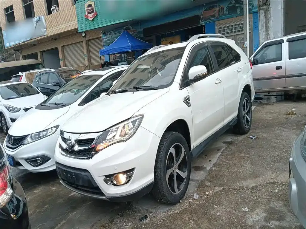 BYD BYD S7 — White