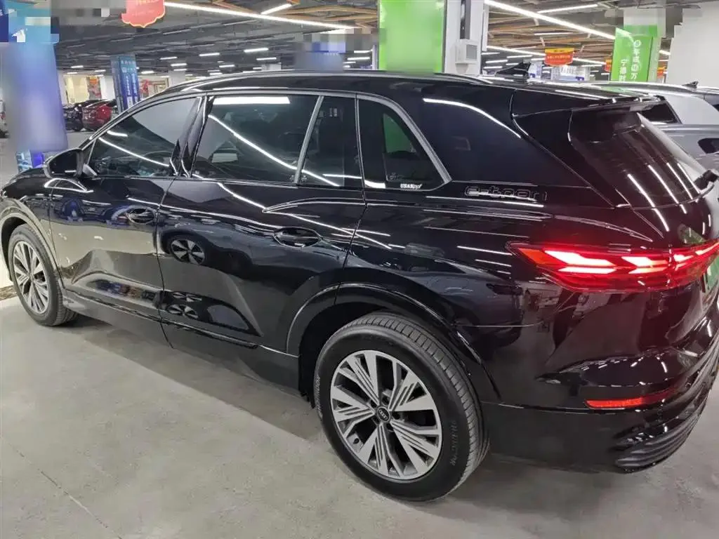 Audi Q5 e-tron Q5 e-tron 2023 40 e-tron Shining Mecha Suit — View photo 5