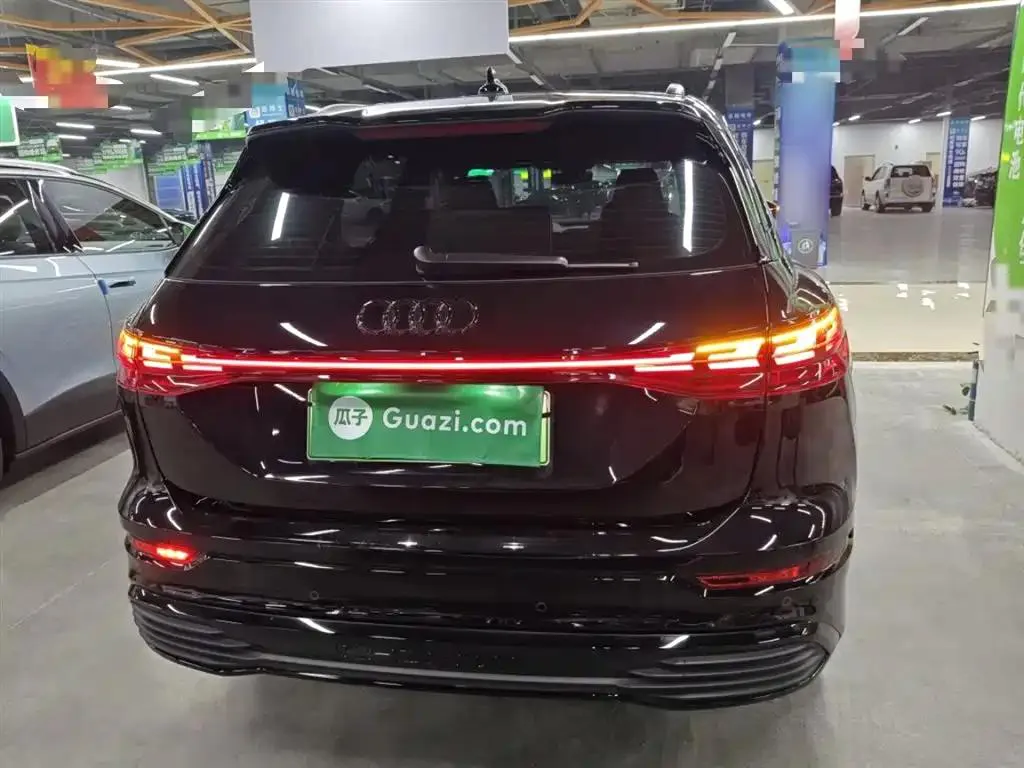 Audi Q5 e-tron Q5 e-tron 2023 40 e-tron Shining Mecha Suit — View photo 6