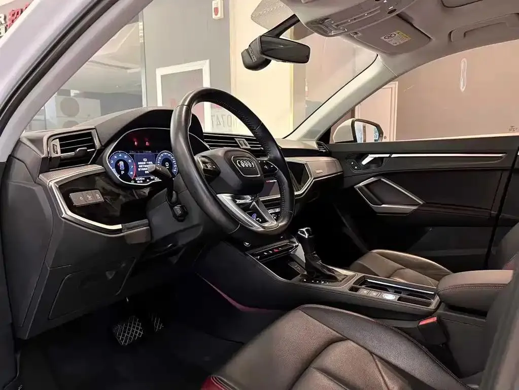 Audi Q3 Q3 2020 35 TFSI Stylish and Elegant — عرض الصورة 4