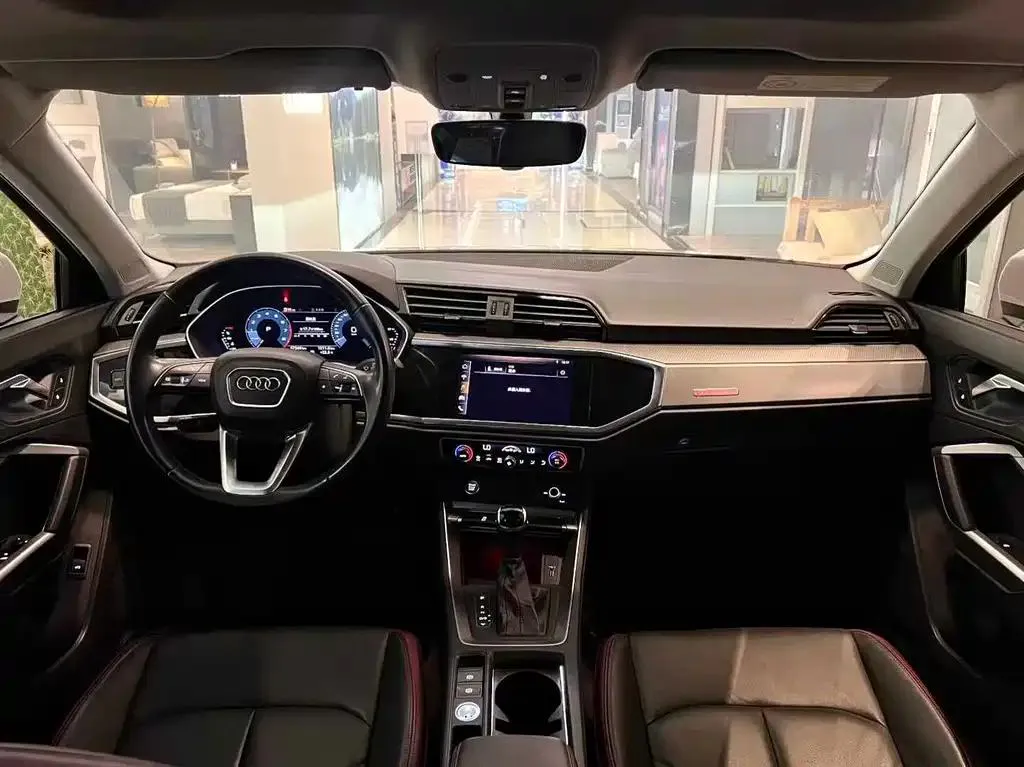 Audi Q3 Q3 2020 35 TFSI Stylish and Elegant — عرض الصورة 5