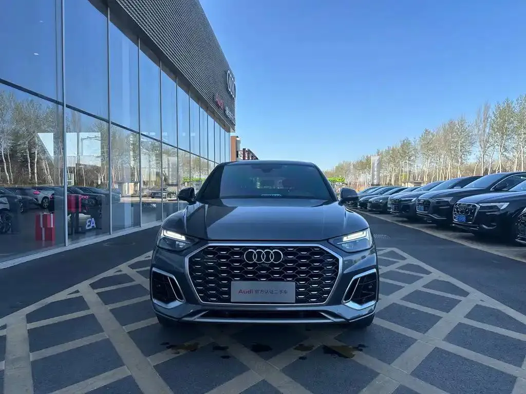 Audi Q5L Sportback Q5L Sportback 2021 40 TFSI Luxury Edition — Смотреть фото 2