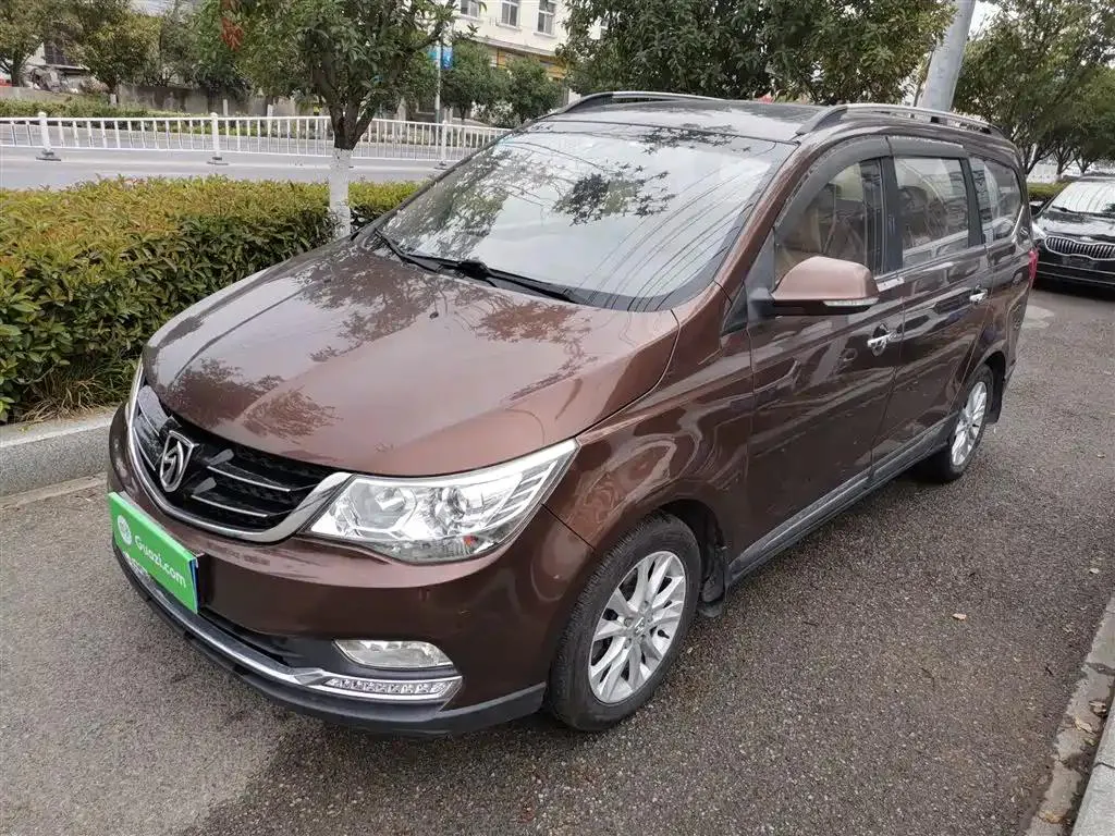 Baojun 730 730 2016 1.5L Manual Luxury 7 Seaters — photo 1