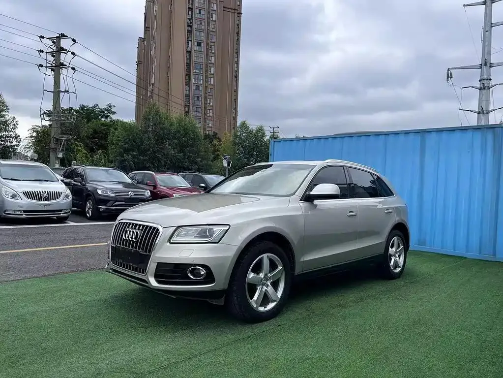 Audi Q5 Q5 2013 40 TFSI Luxury — photo 1