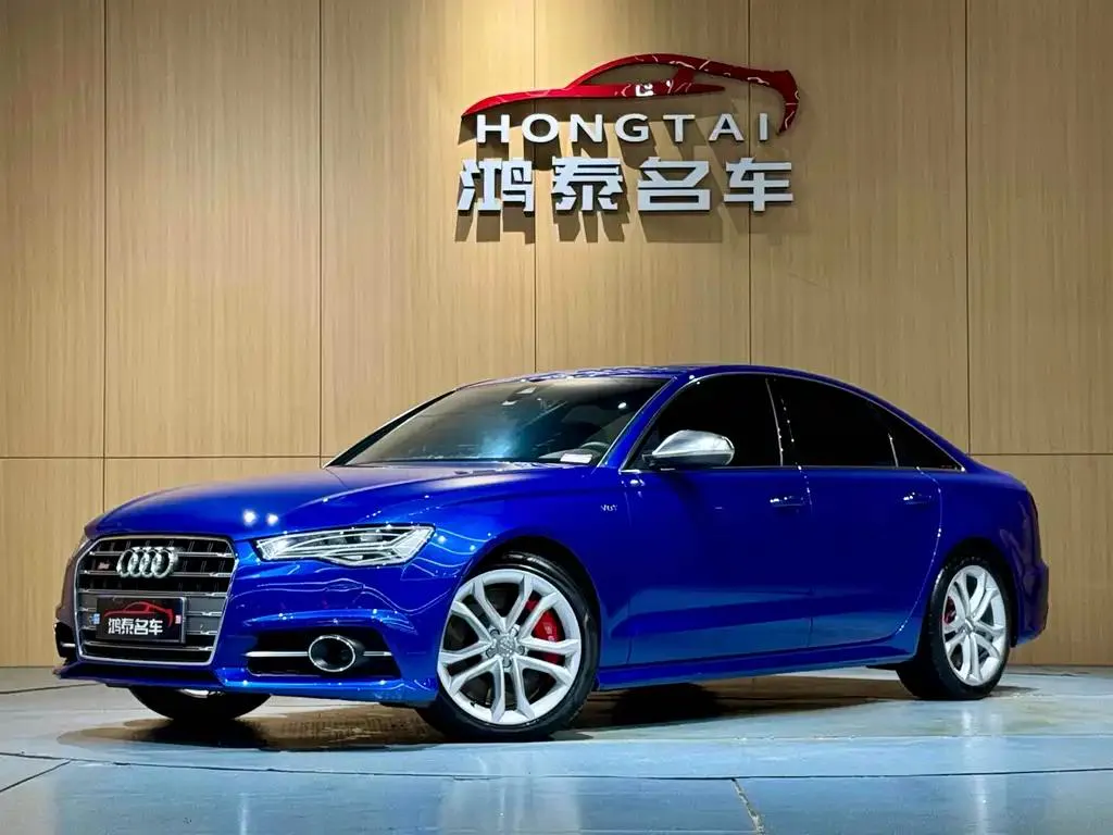 Audi Audi S6 — أزرق