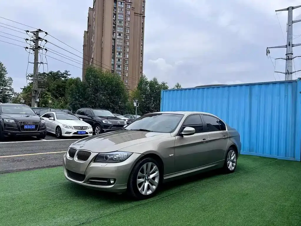 BMW 3 Series 3 Series 2012 320i Luxury — photo 1