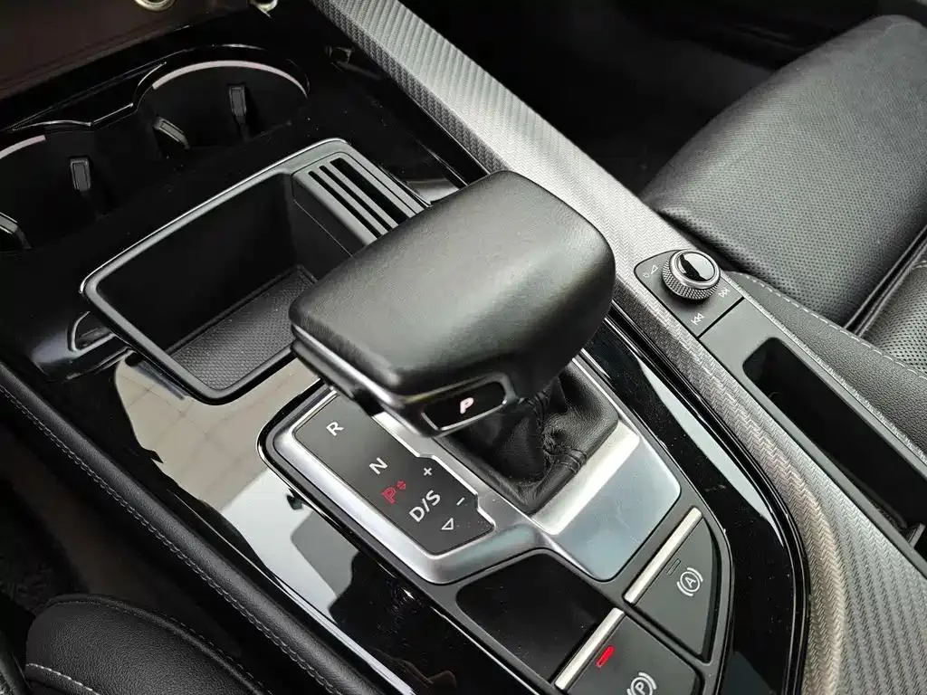 Audi A4L A4L 2023 40 TFSI quattro Luxury Dynamic Edition — View photo 6