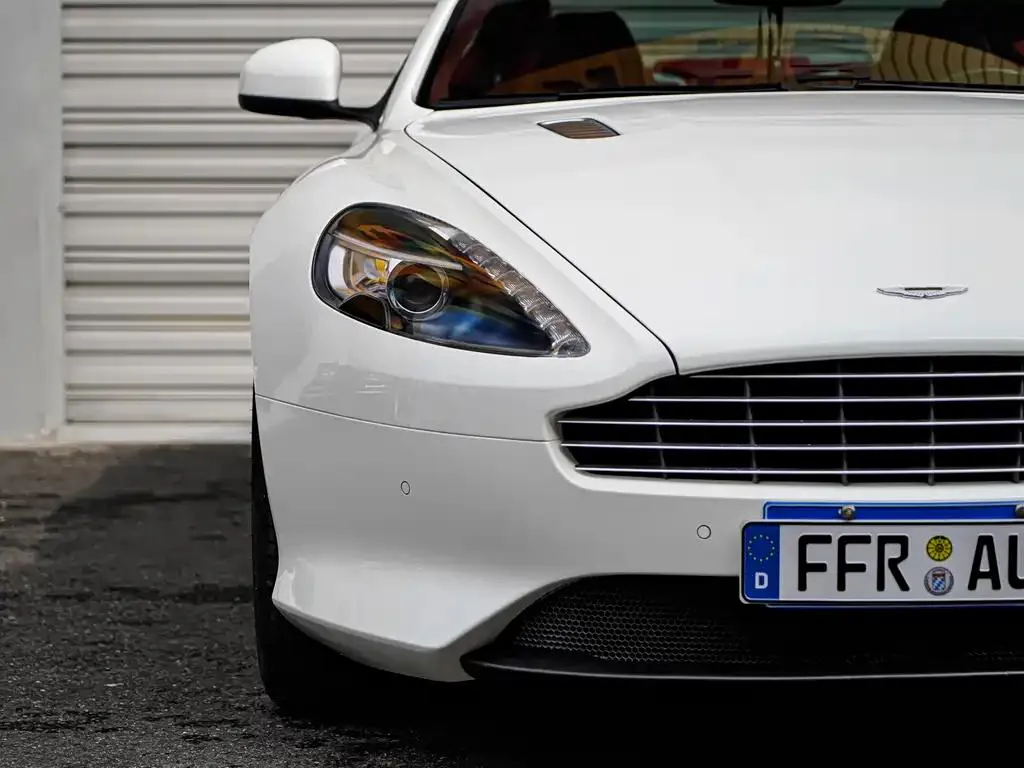 Aston Martin DB9 Martin DB9 2013 6.0L Coupe — Voir la photo 2