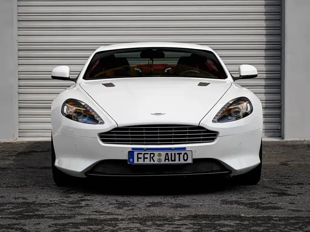 Aston Martin DB9 Martin DB9 2013 6.0L Coupe — Voir la photo 4