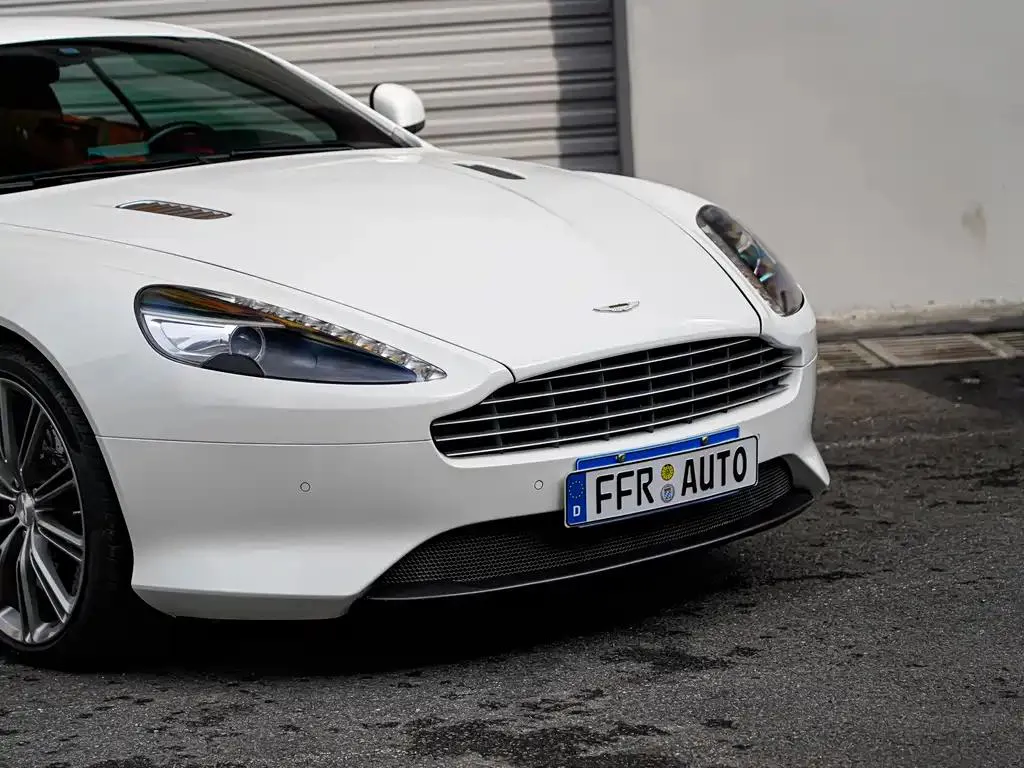 Aston Martin DB9 Martin DB9 2013 6.0L Coupe — Voir la photo 5