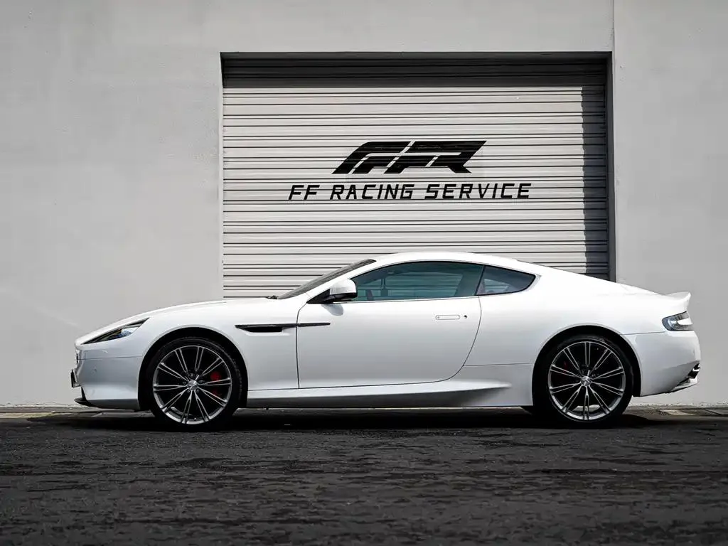 Aston Martin DB9 Martin DB9 2013 6.0L Coupe — Voir la photo 6