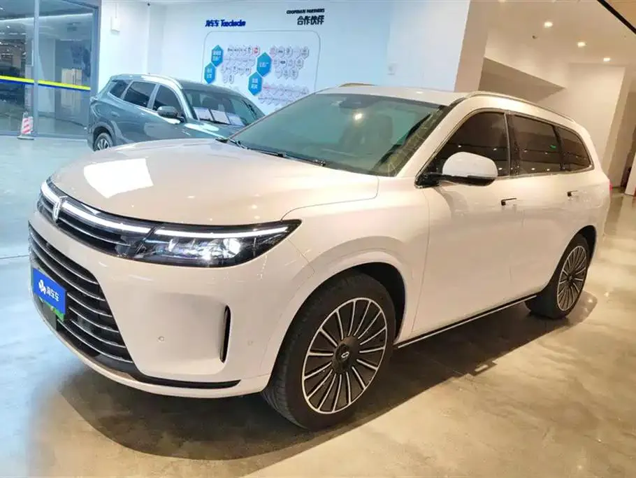 AITO M7 QM7 2022 1.5T 4WD Flagship Edition — photo 1
