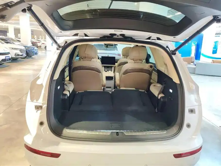 AITO M7 QM7 2022 1.5T 4WD Flagship Edition — Voir la photo 4