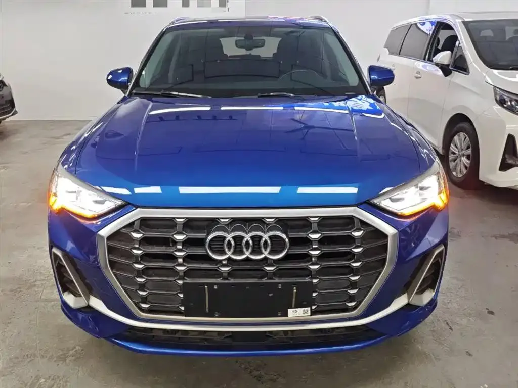 Audi Q3 Q3 2021 40 TFSI Stylish Dynamic Edition — عرض الصورة 3
