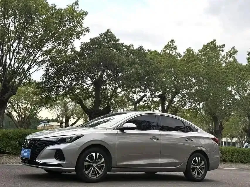 Changan Eado 2020 Eado PLUS Blue Whale NE 1.4T GDI DCT Fashion Edition — photo 1
