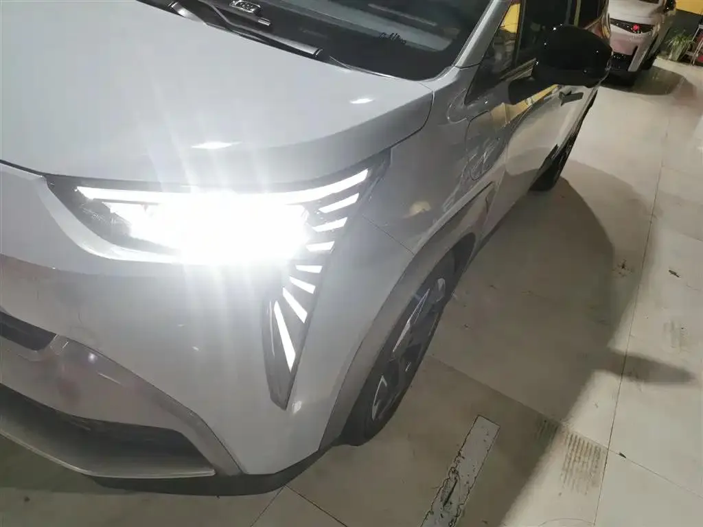 Aion AION Y Y 2022 80 Ultra Long Range Edition — View photo 3