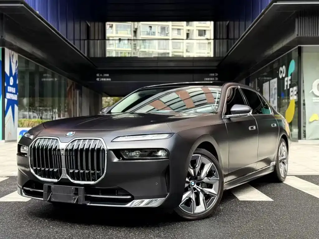 BMW 7 Series 7 Series 2023 740Li Leading Luxury Package — photo 1