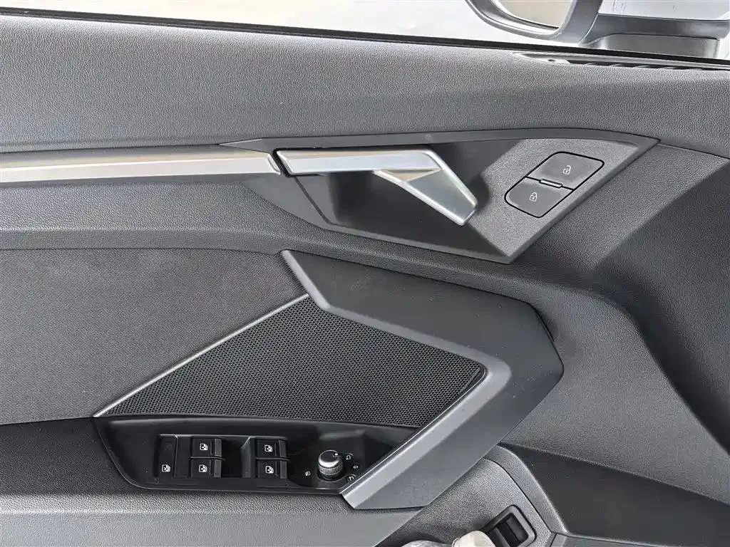 Audi A3 A3 2024 A3L Limousine 35 TFSI Progressive Sports Edition — Voir la photo 4