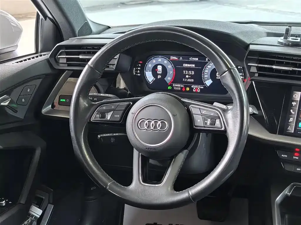 Audi A3 A3 2024 A3L Limousine 35 TFSI Progressive Sports Edition — Voir la photo 5