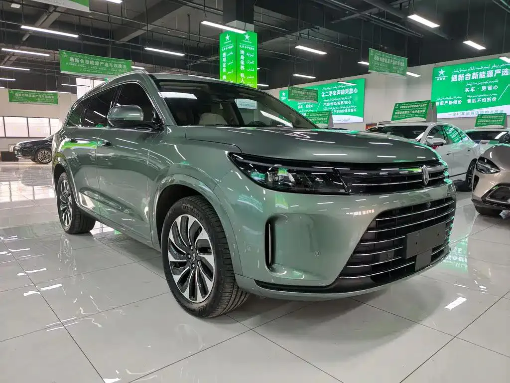 AITO M7 QM7 2022 1.5T 4WD Luxury Edition — Ver foto 3