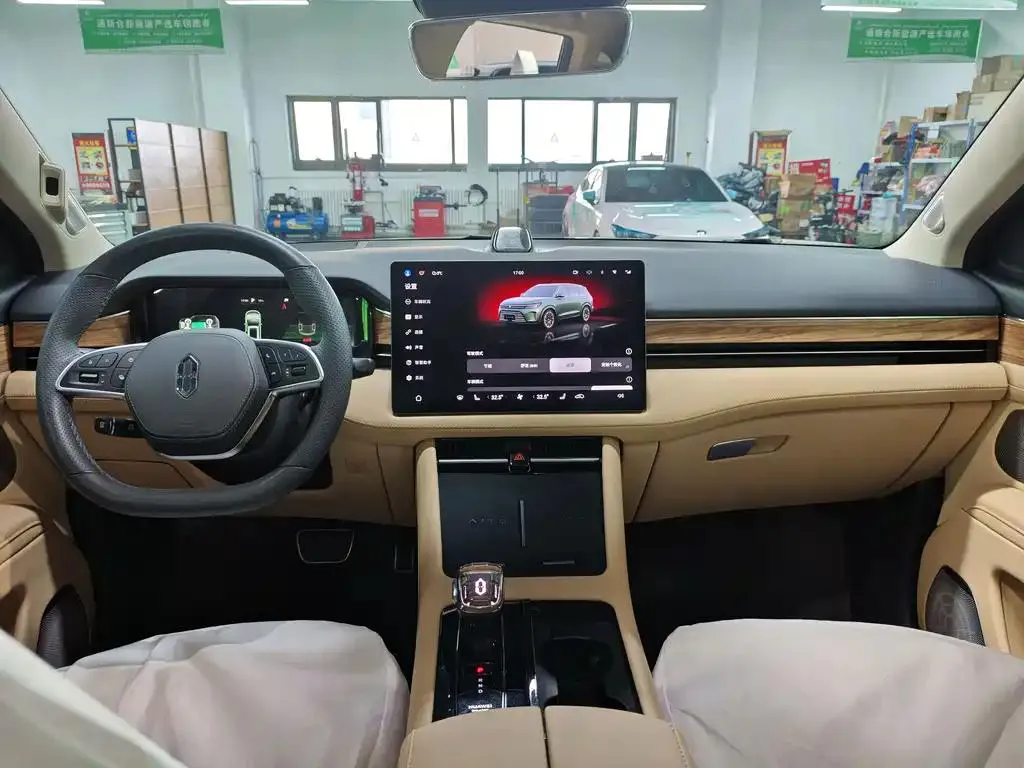 AITO M7 QM7 2022 1.5T 4WD Luxury Edition — Ver foto 5