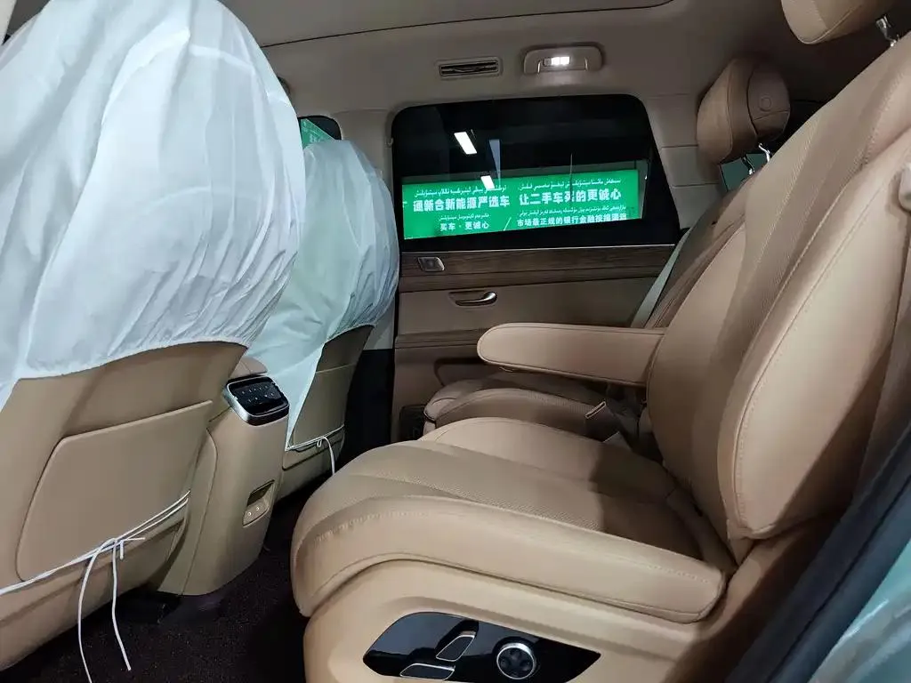 AITO M7 QM7 2022 1.5T 4WD Luxury Edition — Ver foto 6