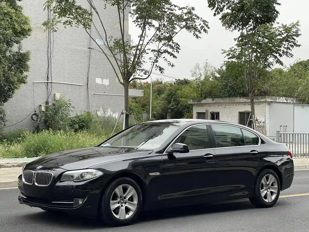 BMW 5 Series 5 Series 2011 528Li Luxury — photo 1