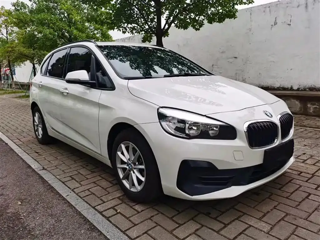 BMW 2 Series 2 Series Touring 2018 218i Fashion Edition — photo 1