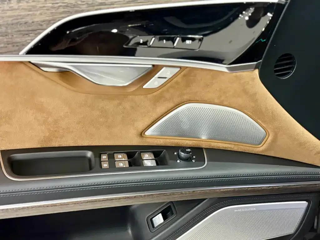 Audi A8 A8 2022 A8L 55 TFSI quattro Premium Collector's Edition — عرض الصورة 4