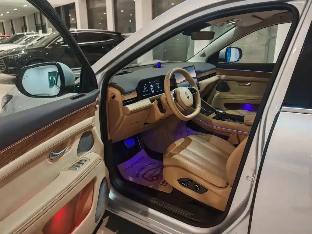 AITO M7 Wenjie M7 2024 1.5T Intelligent Driving 4WD Max Edition 6 Seaters — عرض الصورة 6
