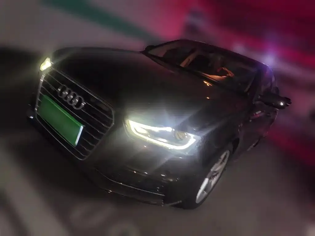 Audi A4L A4L 2016 45 TFSI quattro Personality Sports Edition — photo 1