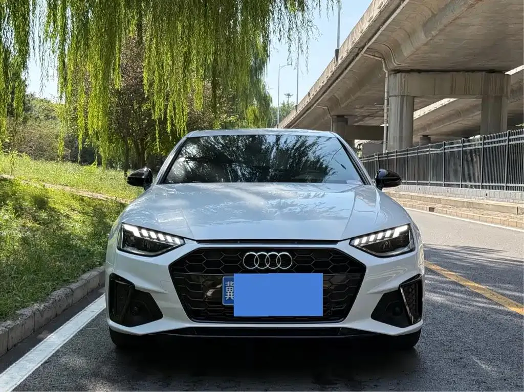 Audi A4L A4L 2022 40 TFSI Luxury Elegance — Voir la photo 2