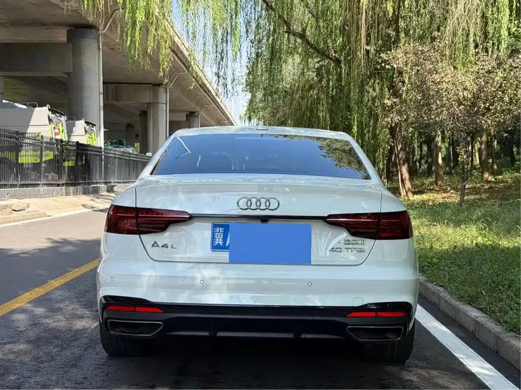 Audi A4L A4L 2022 40 TFSI Luxury Elegance — Voir la photo 3