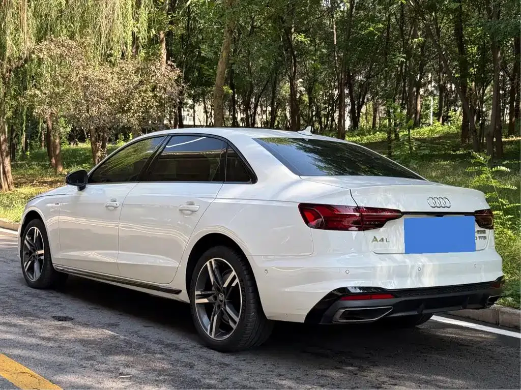 Audi A4L A4L 2022 40 TFSI Luxury Elegance — Voir la photo 4