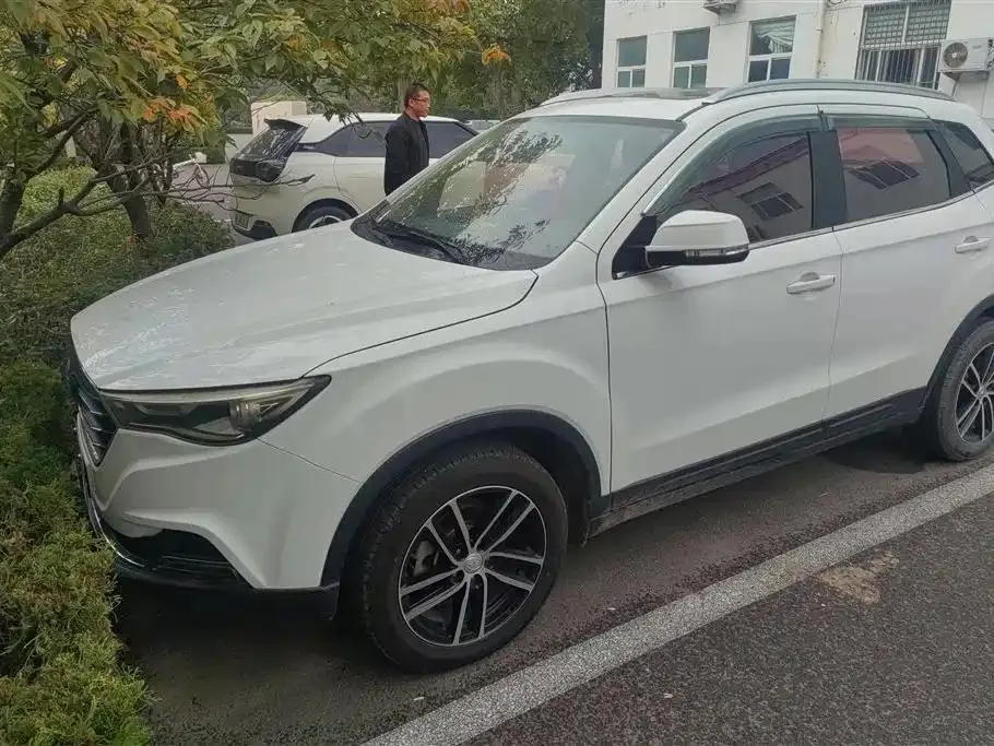 Bestune Bestune X40 — White