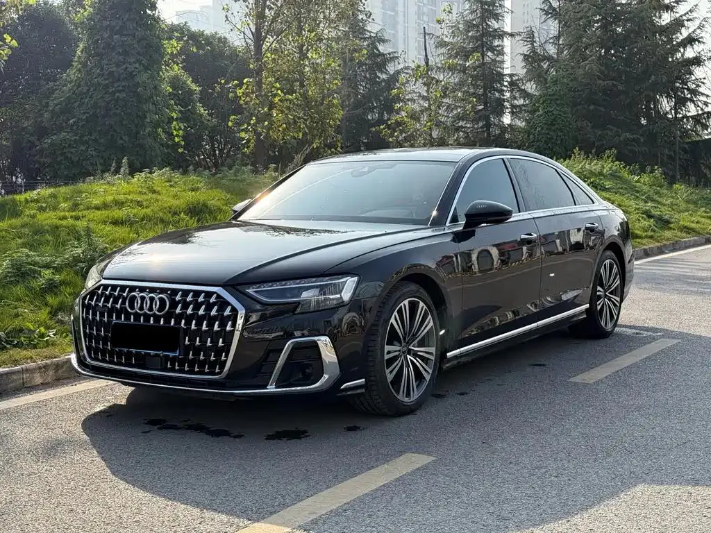 Audi Audi A8 — Чёрный