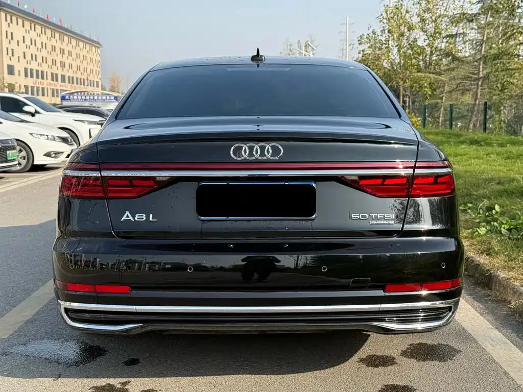 Audi A8 A8 2023 A8L 45 TFSI quattro Luxury Edition — Ver foto 3
