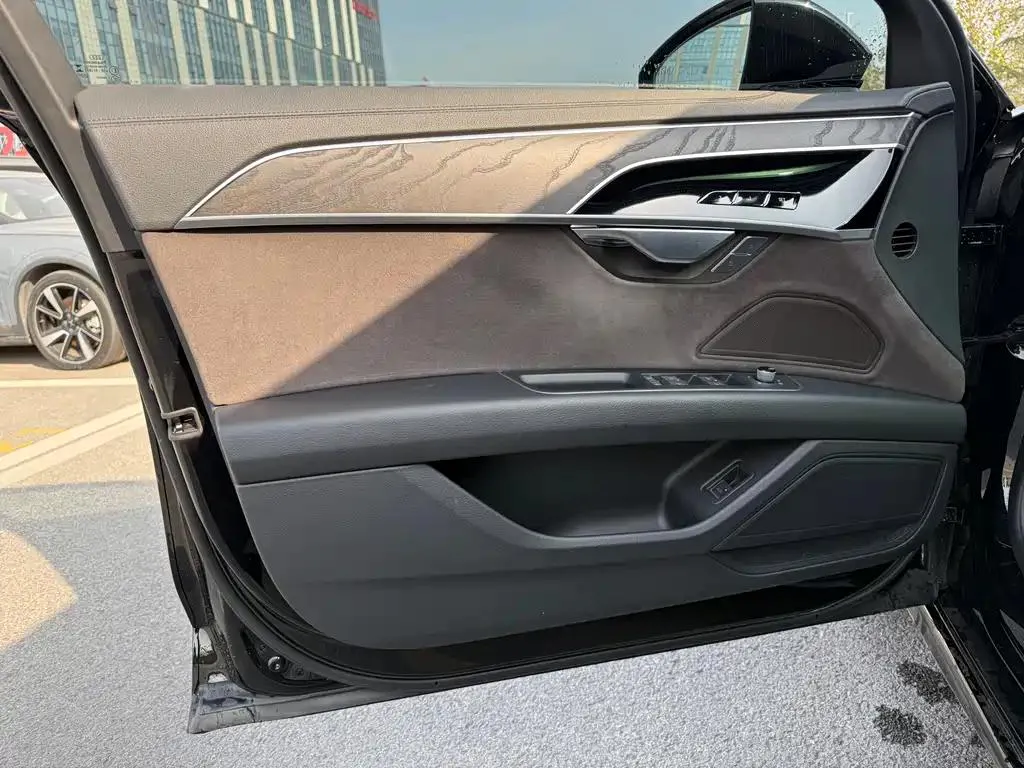 Audi A8 A8 2023 A8L 45 TFSI quattro Luxury Edition — Ver foto 6