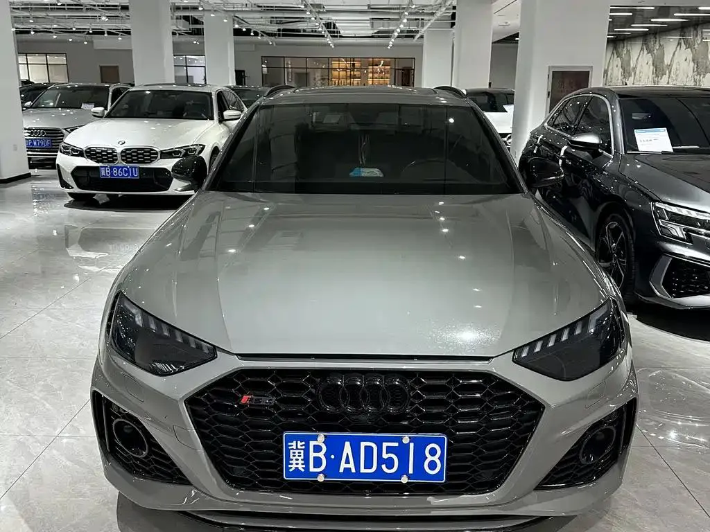 Audi Audi RS 4 — Silver / Gray