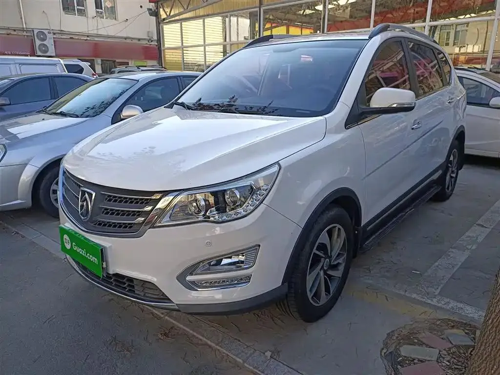 Baojun 560 560 2016 1.8L Manual Luxury Edition — photo 1